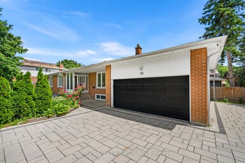 29 Westwood Lane, Richmond Hill, ON, L4C6X4 | Card Image