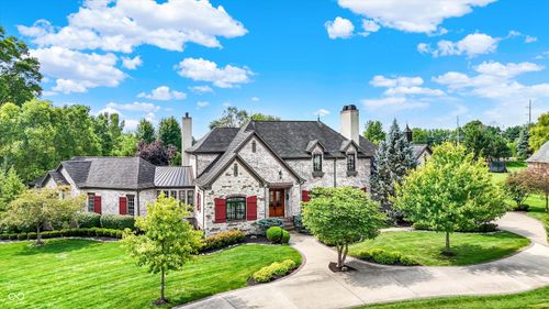 8581 Hunt Club Rd, Zionsville, IN, 46077-9321 | Card Image