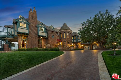 19000 Dorlon Dr, Tarzana, CA, 91356-5051 | Card Image