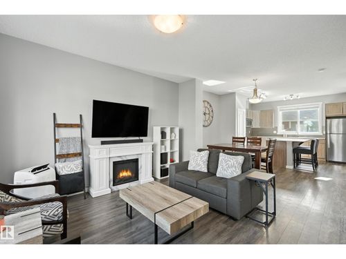 2677 Maple Way Nw, Edmonton, AB, T6T2C8 | Card Image