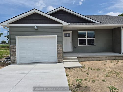 1841 Apple, Grand Island, NE, 68801 | Card Image