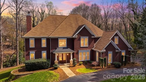 3916 2nd Street Dr Nw, Hickory, NC, 28601-8092 | Card Image