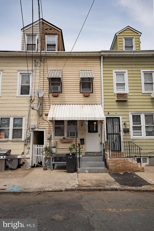 8 Elm St, TRENTON, NJ, 08611-2502 | Card Image