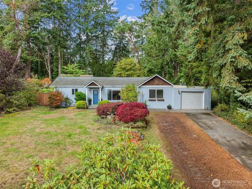17025 32nd Ave Ne, Lake Forest Park, WA, 98155-5321 | Card Image