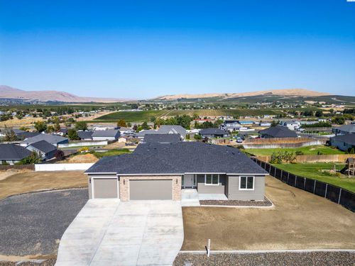 21708 E Plum Pl, Benton City, WA, 99320-5562 | Card Image