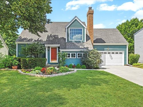 12 Sextant Dr, Third Lake, IL, 60030-2617 | Card Image