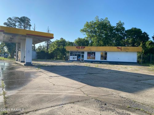 925 Vine St, Opelousas, LA, 70570-3319 | Card Image