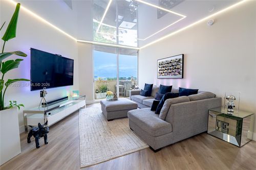 apt-1011-19501 W Country Club Dr, Aventura, FL, 33180-2475 | Card Image