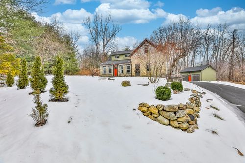 109 Ministerial Rd, Bedford, NH, 03110-5338 | Card Image