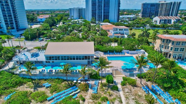 PH10 - 4750 S Ocean Blvd, Condo with 2 bedrooms, 2 bathrooms and null parking in Highland Beach FL | Image 39