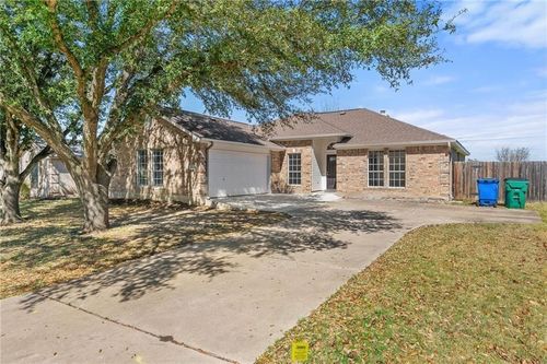 2906 Greenlawn St, Taylor, TX, 76574-5053 | Card Image