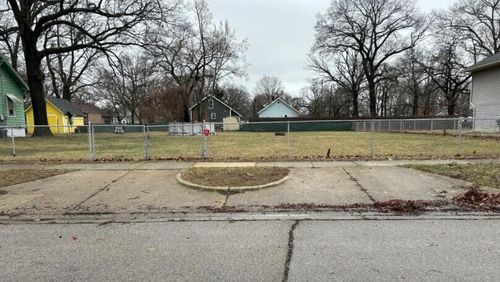 549 Adams Ave, Muskegon, MI, 49442-1203 | Card Image