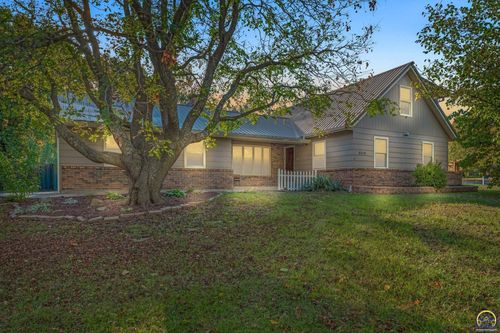 5719 Sw 27th St, Topeka, KS, 66614-2449 | Card Image