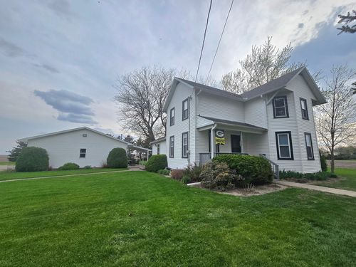 610 E Main St, Ashkum, IL, 60911-6017 | Card Image