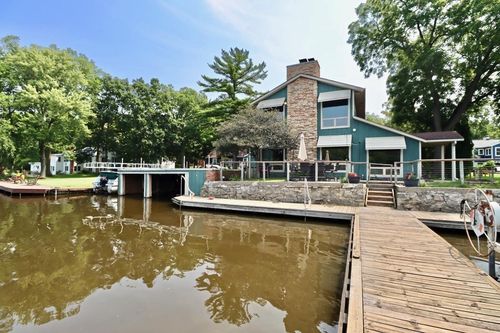 2870 S Riverside Dr, Beloit, WI, 53511-1506 | Card Image