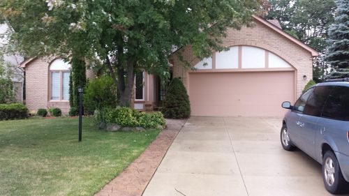 456 Essex Dr, Rochester Hills, MI, 48307-3504 | Card Image