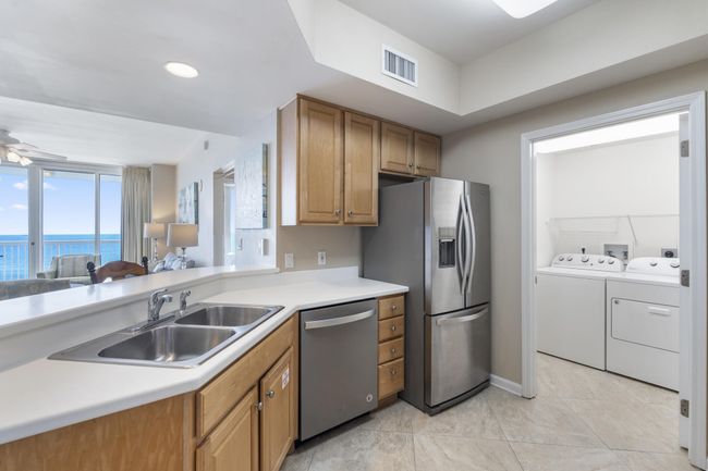 605 E SBT Kitchen | Image 10