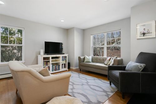 71 Park Rd Ext, Goldens Bridge, NY, 10526-1126 | Card Image