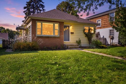 3251 N 84th St, MILWAUKEE, WI, 53222-3702 | Card Image