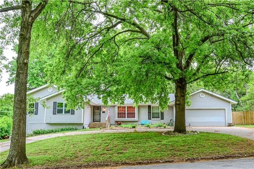 101 Minor Dr, Kansas City, MO, 64114-5543 | Card Image