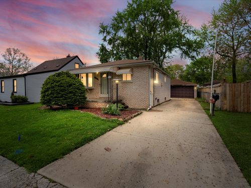2122 Gregory Ave, Lincoln Park, MI, 48146-3423 | Card Image