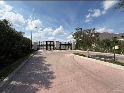 3000 W Dupont Ln, Edinburg, TX, 78539-5011 | Card Image