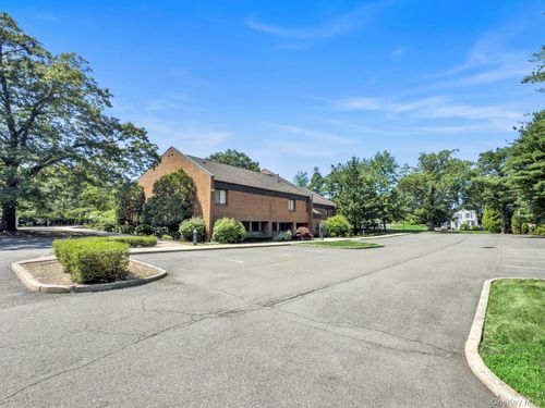 103 Dutch Hill Rd, Orangeburg, NY, 10962-2126 | Card Image