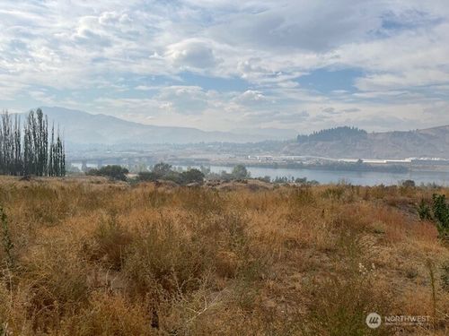 315 Nw Deep River Ct, East Wenatchee, WA, 98802-4015 | Card Image