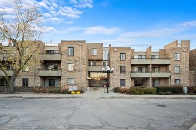 234 - 1926 Prairie Square Square, Condo with 2 bedrooms, 2 bathrooms and 1 parking in Schaumburg IL | Image 1