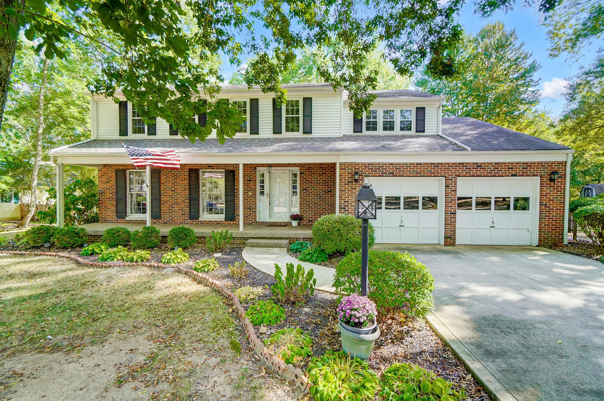 Hickory Pl, Circleville, OH 43113
