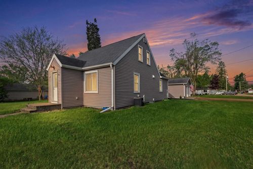 121 Elm Street, PLAINFIELD, WI, 54966 | Card Image