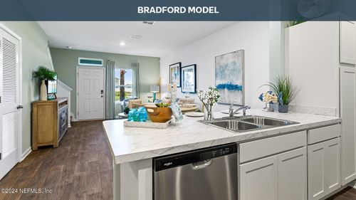 935 Rivertree Pl, MIDDLEBURG, FL, 32068-4588 | Card Image