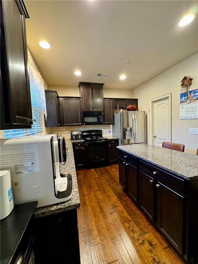 6642 Story Cir, Townhouse with 3 bedrooms, 3 bathrooms and 2 parking in Norcross GA | Image 8
