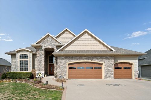 604 Majestic Oak Rdg, Solon, IA, 52333-4707 | Card Image
