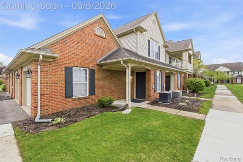 21582 Majestic Dr, Trenton, MI, 48183-7622 | Card Image