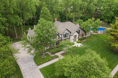 2455 Persimmon Dr, St. Charles, IL, 60174-5609 | Card Image