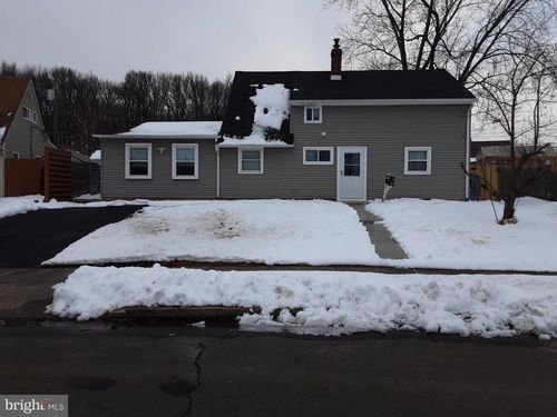 12 Ring Ln, LEVITTOWN, PA, 19055-1425 | Card Image