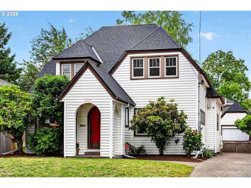 2633 Ne Cesar E Chavez Blvd, Portland, OR, 97212-2926 | Card Image
