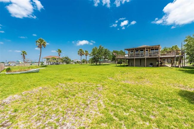 A view of the front of the home from the front gate | Image 34