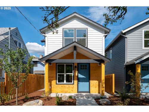 b-5721 N Willis Blvd, Portland, OR, 97203-6097 | Card Image