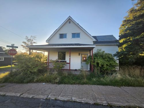 21 Spruce St, Trenton, NS, B0K0E4 | Card Image
