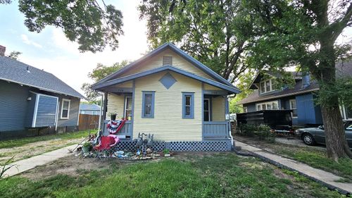446 S Phillips Ave, Salina, KS, 67401-4040 | Card Image