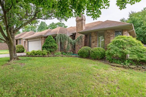 1895 S Forrest Heights Ave, Springfield, MO, 65809-3001 | Card Image