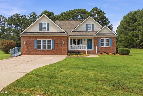 40 Perry Ln, Zebulon, NC, 27597-5327 | Card Image