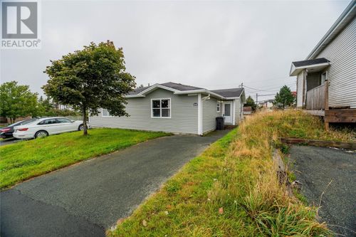 214 Farrell Dr, House with 2 bedrooms, 2 bathrooms and null parking in Mount Pearl NL | Card Image