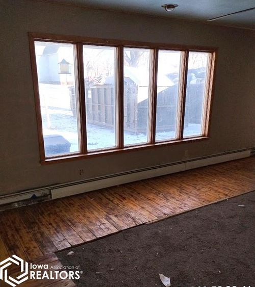 503 W 4th St, Sanborn, IA, 51248-1057 | Card Image