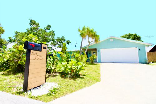 2007 Ne 21st Ter, Jensen Beach, FL, 34957-5187 | Card Image