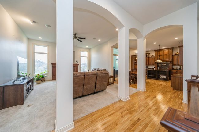 9289 Winterberry Ct, Home with 4 bedrooms, 4 bathrooms and null parking in West Des Moines IA | Image 7