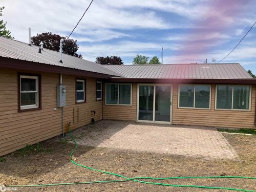 308 5th St, Bradford, IA, 50041-7704 | Card Image