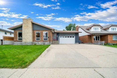 2672 12 Ave Se, Medicine Hat, AB, T1B1V6 | Card Image